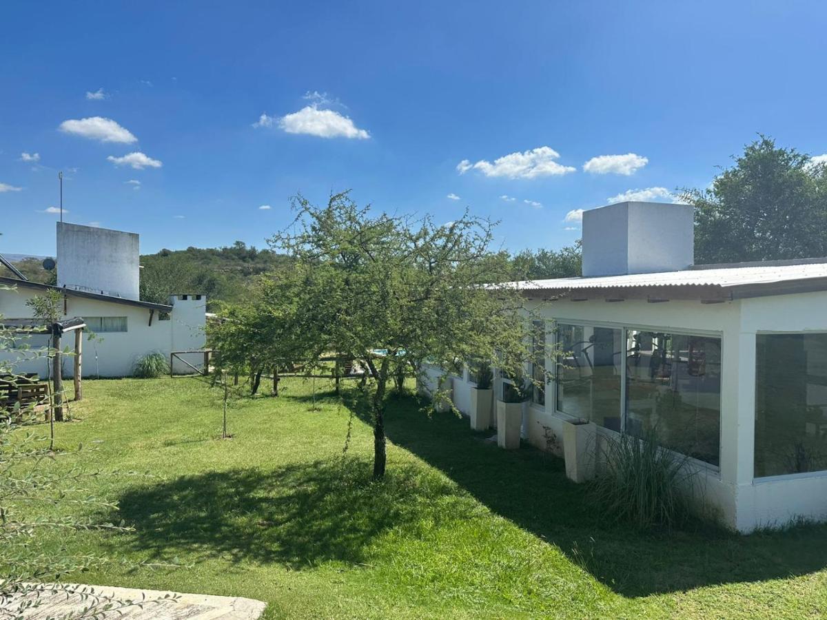 El Rincon De Jose Luis - Cabanas Y Restaurante Tanti Exterior photo